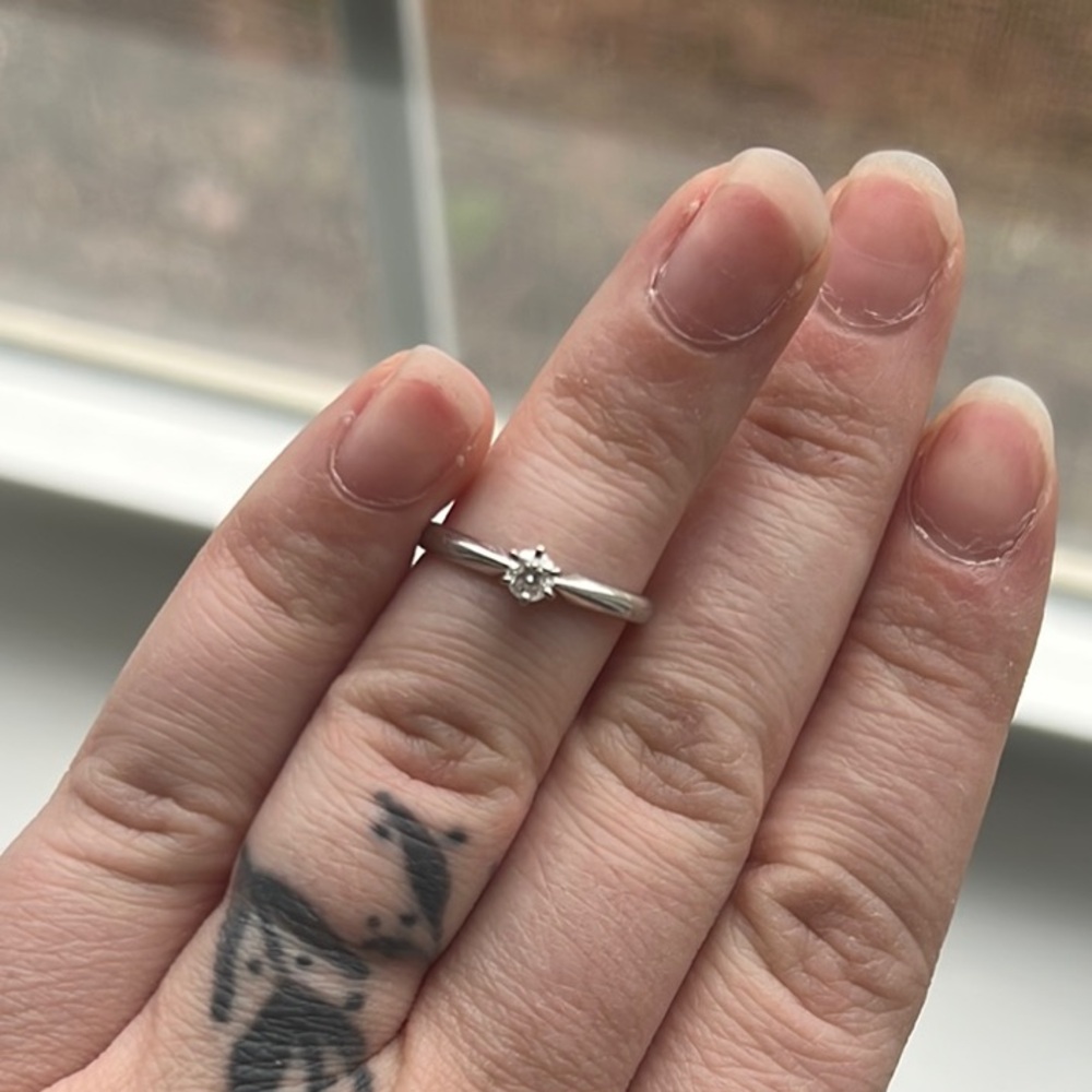 Solitaire diamond engagement ring 14K white gold